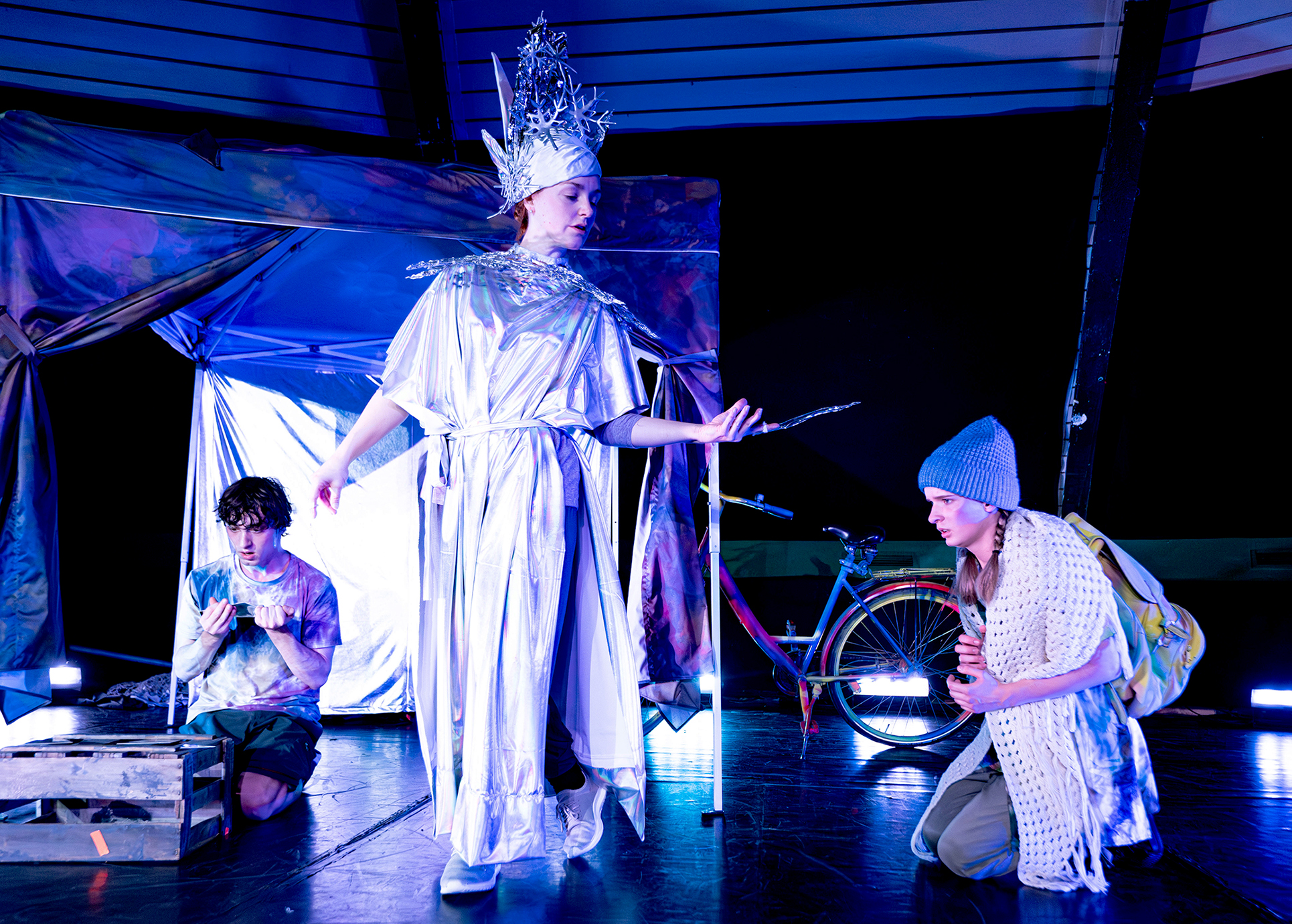 Szene aus dem Stück mit der Schneekönigin.